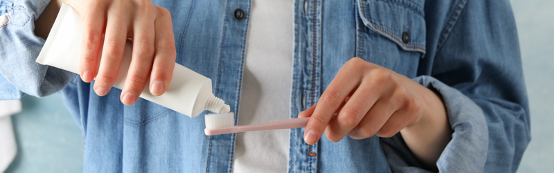 Tandpasta på tandbørste